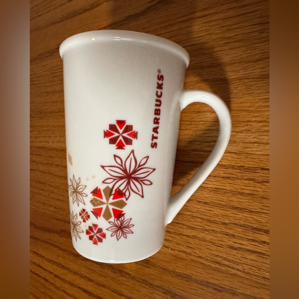 Starbucks Snowflake Poinsettia Mug Winter Special Edition 12 Oz.   EUC!